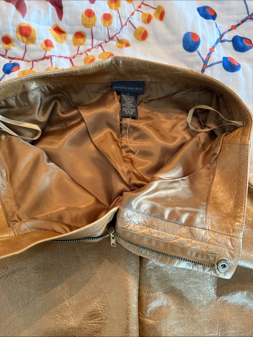 Banana Republic Vintage Gold Genuine Leather Pants Lined Split Leg | Size 6 - Picture 13 of 13